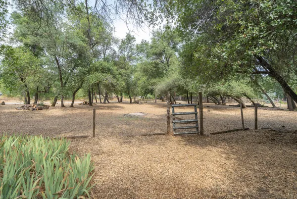 $549,000 | 10587 Quail Hollow Lane, Redding, CA 96003
