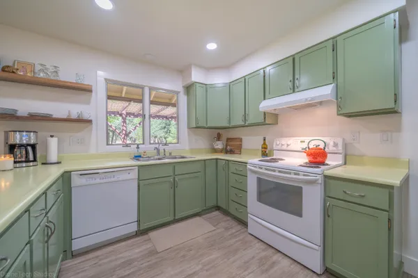 $549,000 | 10587 Quail Hollow Lane, Redding, CA 96003