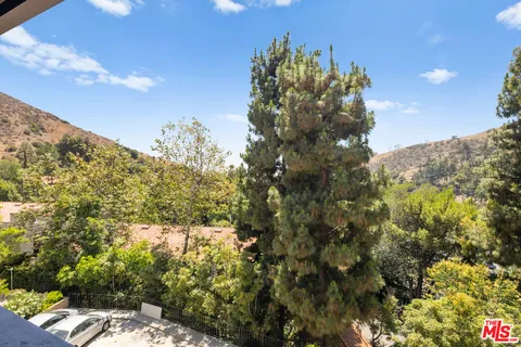 $750,000 | 2700 Cahuenga Boulevard, Unit 2310, Los Angeles, CA 90068