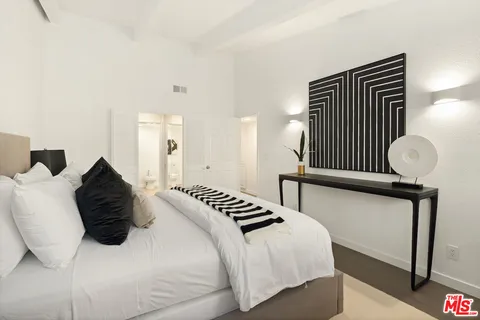 $750,000 | 2700 Cahuenga Boulevard, Unit 2310, Los Angeles, CA 90068