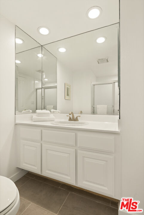 2700 Cahuenga Boulevard, Unit 2310 Los Angeles, CA 90068 - Photo 24 of 32