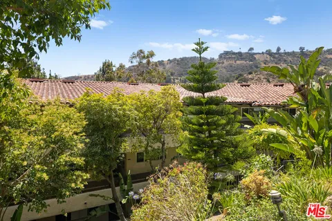 $750,000 | 2700 Cahuenga Boulevard, Unit 2310, Los Angeles, CA 90068