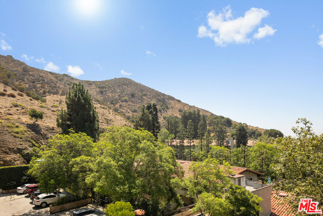 2700 Cahuenga Boulevard, Unit 2310 Los Angeles, CA 90068 - Photo 29 of 32