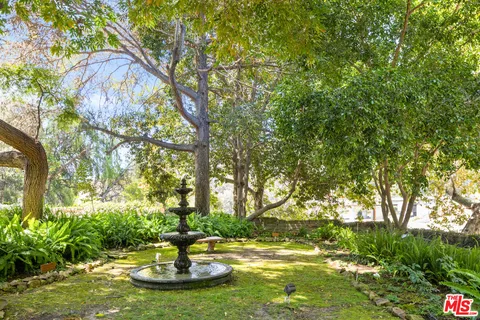 $750,000 | 2700 Cahuenga Boulevard, Unit 2310, Los Angeles, CA 90068