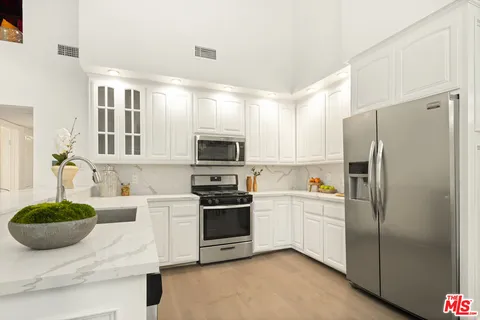 $750,000 | 2700 Cahuenga Boulevard, Unit 2310, Los Angeles, CA 90068