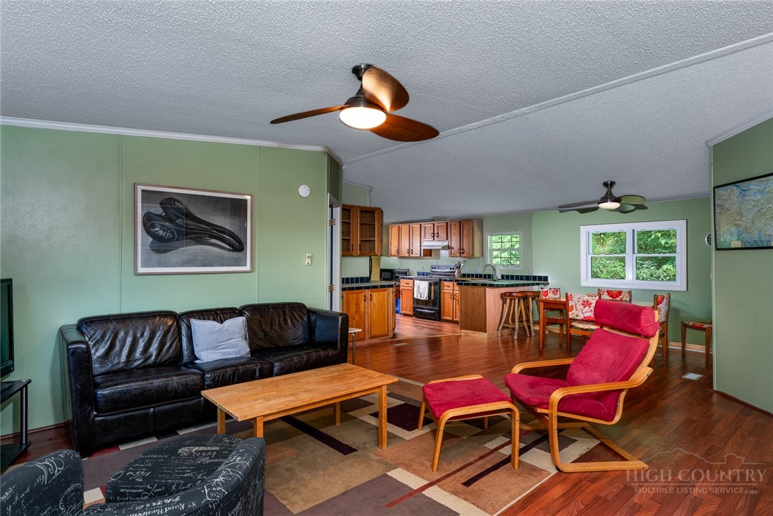 281 Church Ridge Vilas, NC 28692 - Photo 2 of 20