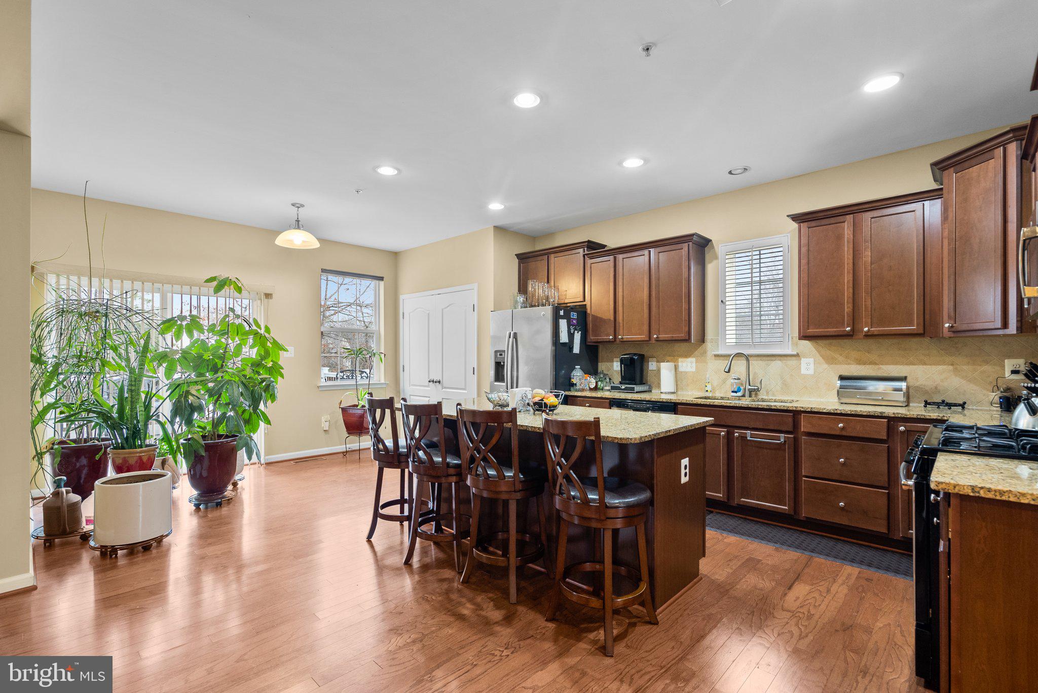 17510 Madrillon Way Accokeek, MD 20607 - Photo 5 of 40 Gourmet kitchen w/ granite counter tops