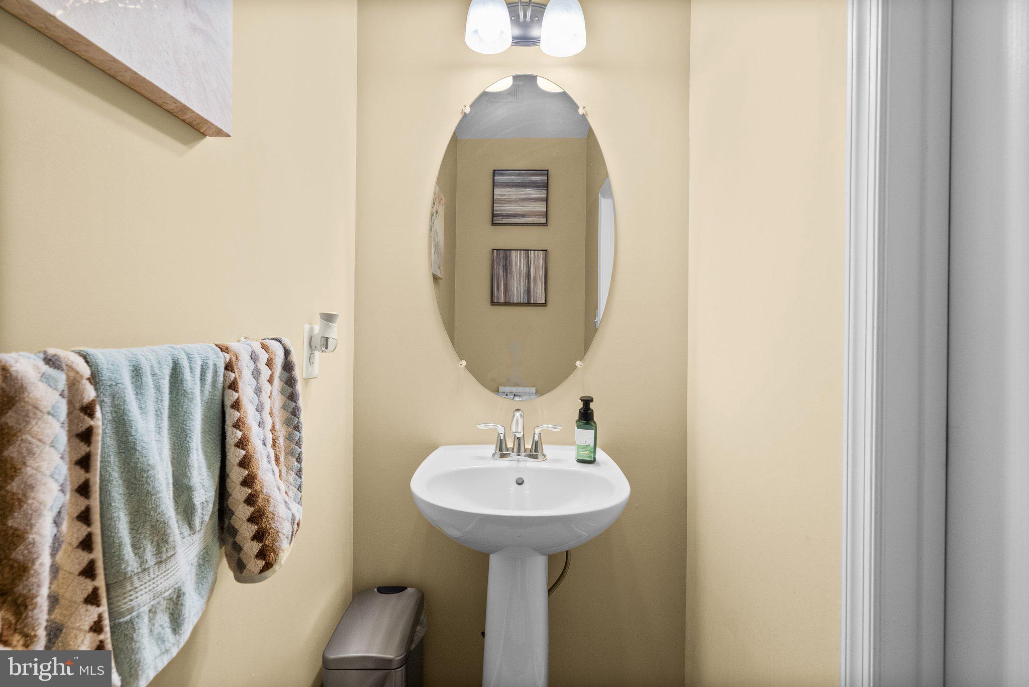 17510 Madrillon Way Accokeek, MD 20607 - Photo 9 of 40 Main level powder room