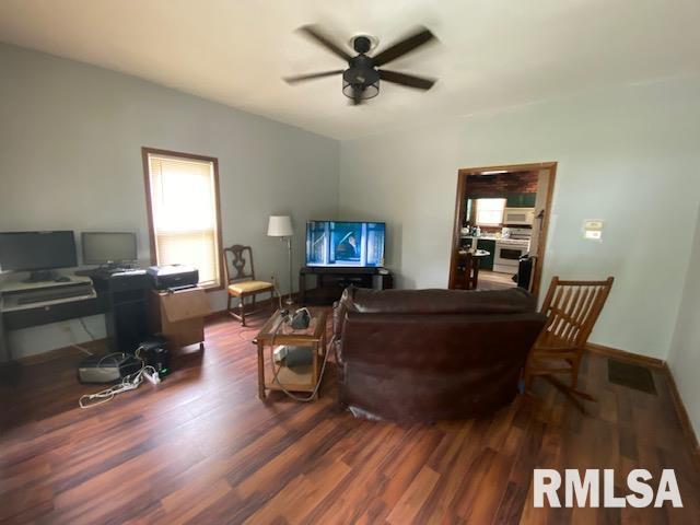 1128 West Cook Street Springfield, IL 62704 - Photo 2 of 19 Gallery Image 2