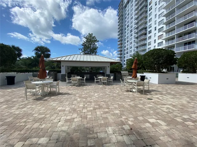 $275,000 | 2851 Northeast 183rd Street, Unit 303E, Aventura, FL 33160