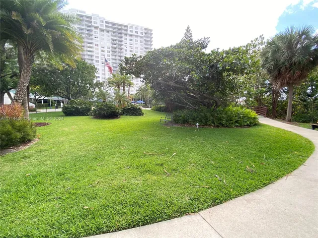 $275,000 | 2851 Northeast 183rd Street, Unit 303E, Aventura, FL 33160