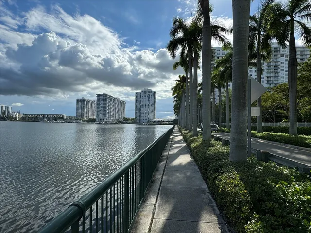 $275,000 | 2851 Northeast 183rd Street, Unit 303E, Aventura, FL 33160