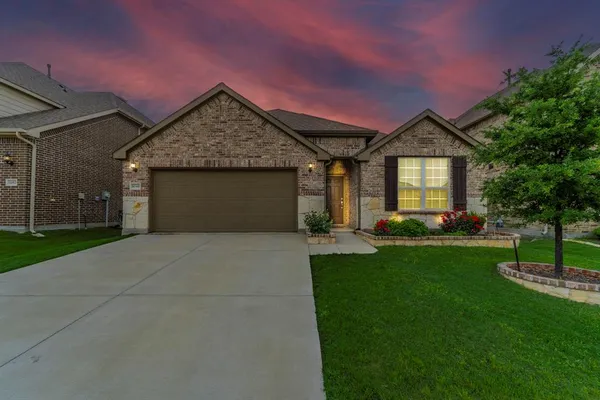 $380,000 | 1048 Pinnacle Breeze Drive, Fort Worth, TX 76052