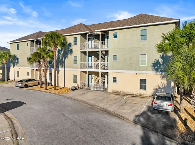 $1,400 | 212 Bonita Circle, Unit A, Panama City Beach, FL 32408