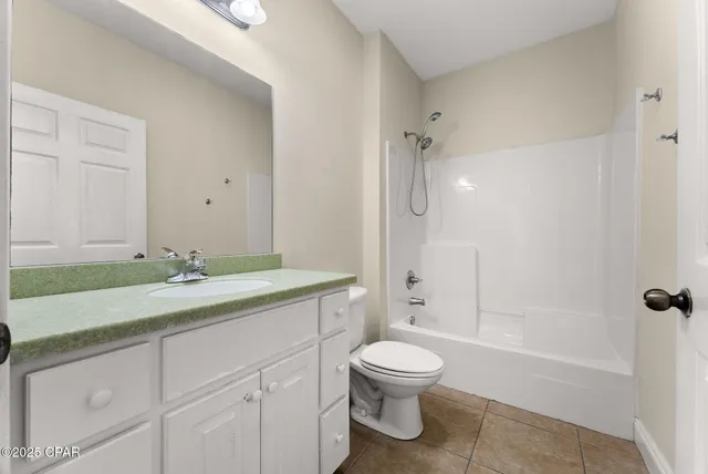 $1,400 | 212 Bonita Circle, Unit A, Panama City Beach, FL 32408