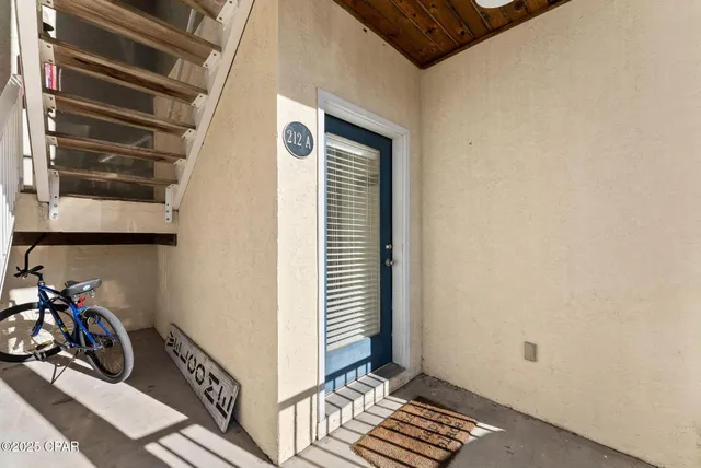 $1,400 | 212 Bonita Circle, Unit A, Panama City Beach, FL 32408