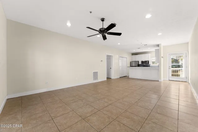 $1,400 | 212 Bonita Circle, Unit A, Panama City Beach, FL 32408