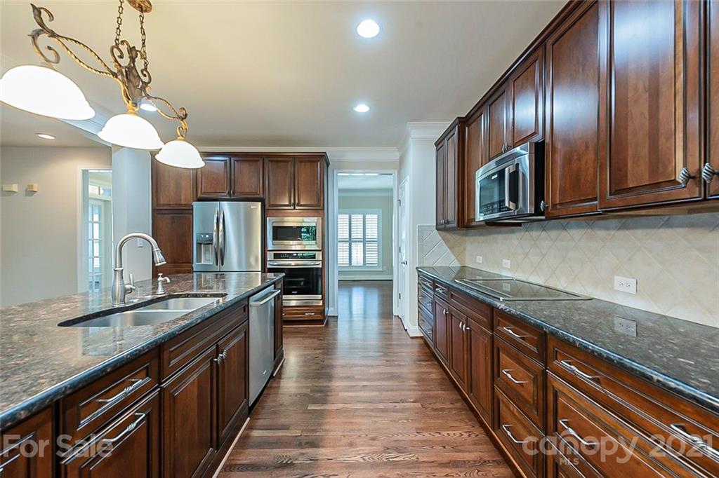 17013 Turtle Point Road Charlotte, NC 28278 - Photo 4 of 23 Gallery Image 4