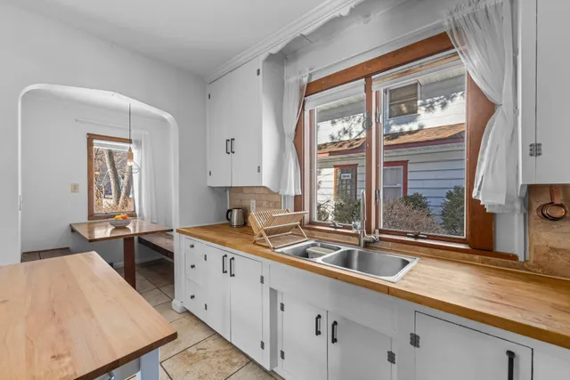 $300,000 | 4106 Snelling Avenue, Minneapolis, MN 55406