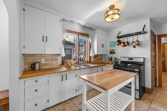 $300,000 | 4106 Snelling Avenue, Minneapolis, MN 55406