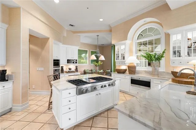 $6,895,000 | 9959 Brassie Bend, Naples, FL 34108