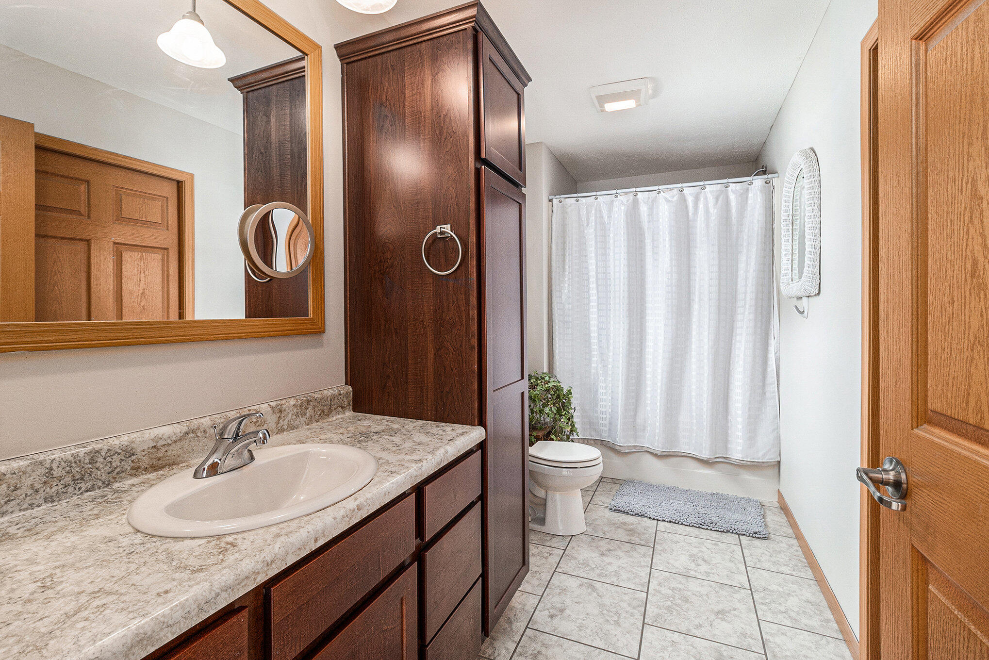 70 West Birch Road Manistee, MI 49660 - Photo 15 of 30 Adjoined Full Bath