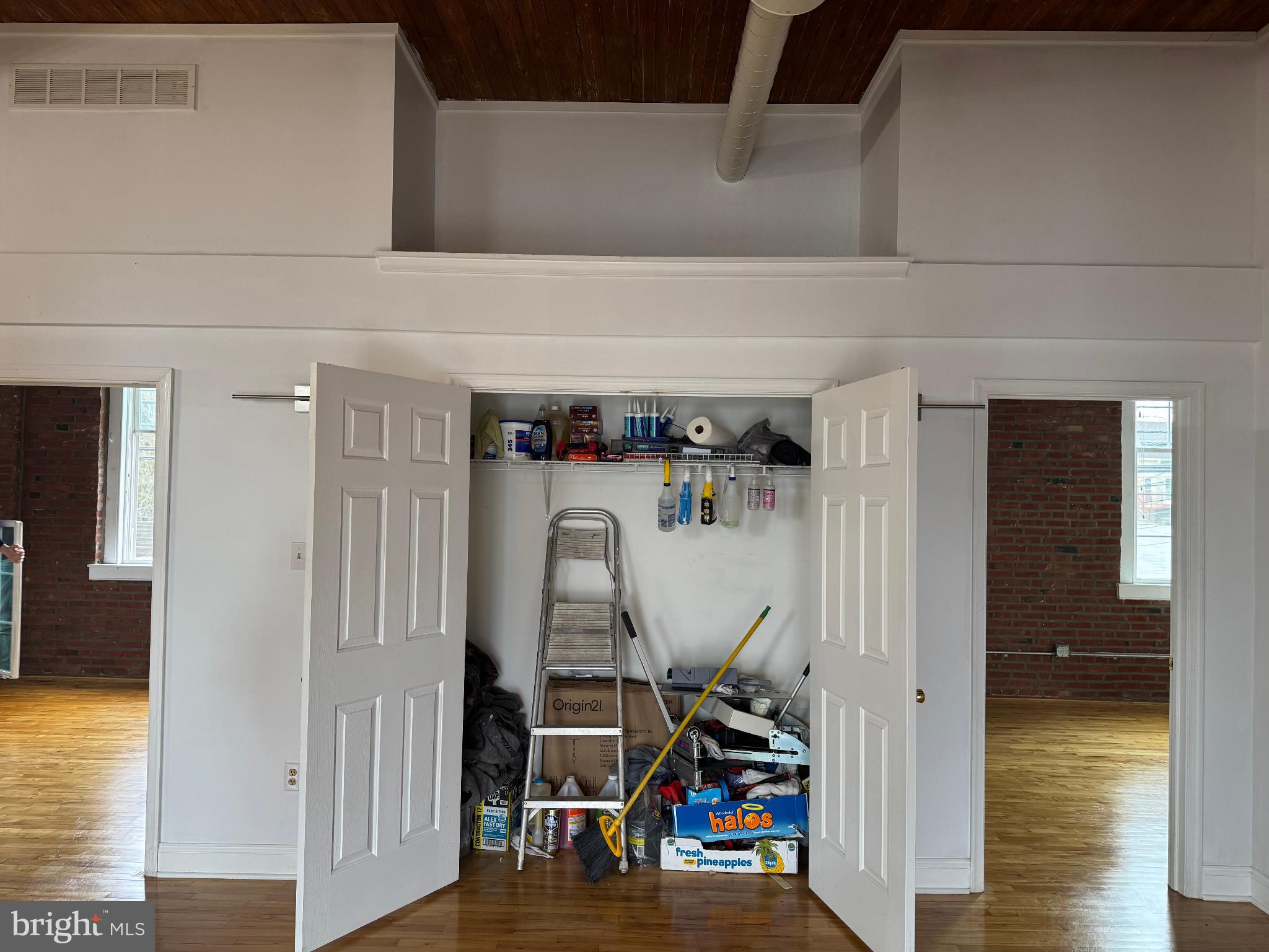 502 Keystone Alley, Unit 2 West Chester, PA 19382 - Photo 20 of 21 Spacious room with versatile storage options.