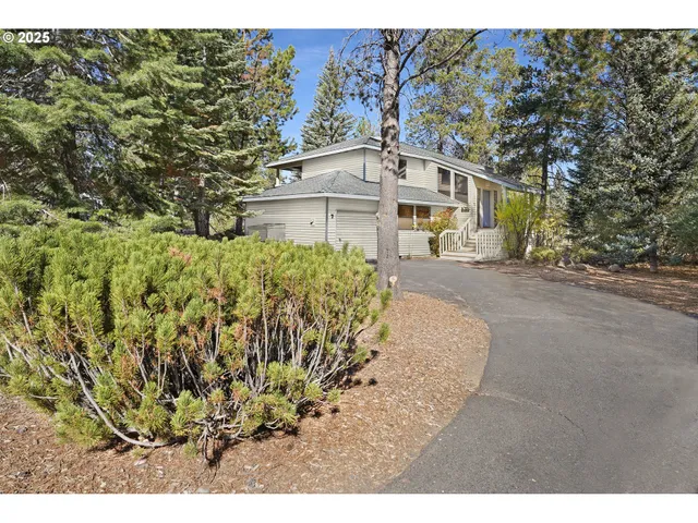 $919,000 | 17704 Rogue Lane, Sunriver, OR 97707