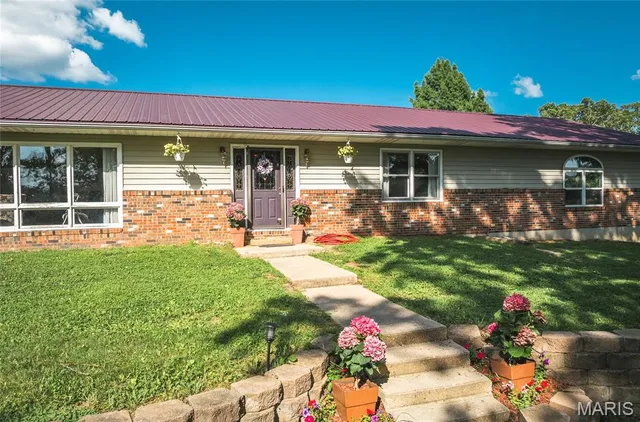 $785,000 | 15460 North Highway 68, St. James, MO 65559