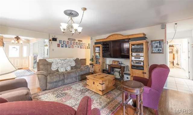 $785,000 | 15460 North Highway 68, St. James, MO 65559