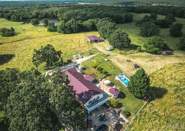 $785,000 | 15460 North Highway 68, St. James, MO 65559