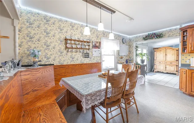 $785,000 | 15460 North Highway 68, St. James, MO 65559