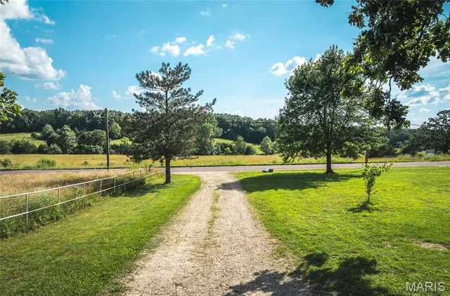 $785,000 | 15460 North Highway 68, St. James, MO 65559