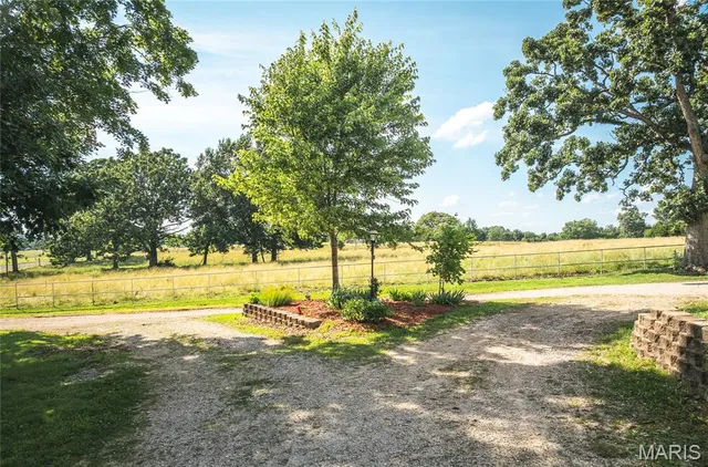 $785,000 | 15460 North Highway 68, St. James, MO 65559