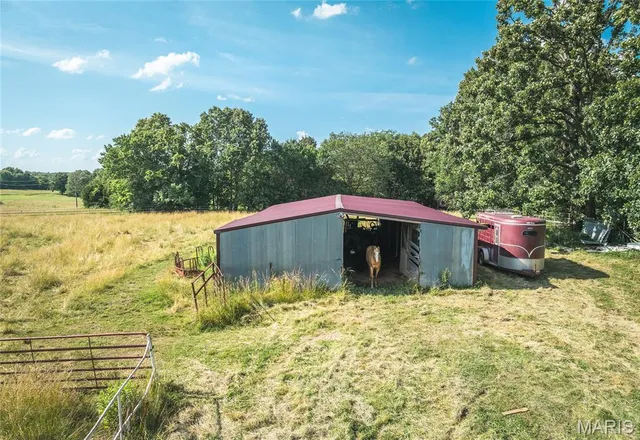 $785,000 | 15460 North Highway 68, St. James, MO 65559