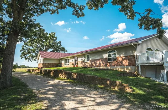 $785,000 | 15460 North Highway 68, St. James, MO 65559