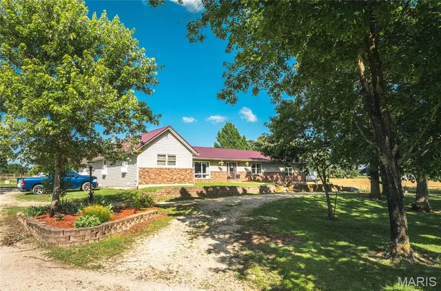 $785,000 | 15460 North Highway 68, St. James, MO 65559