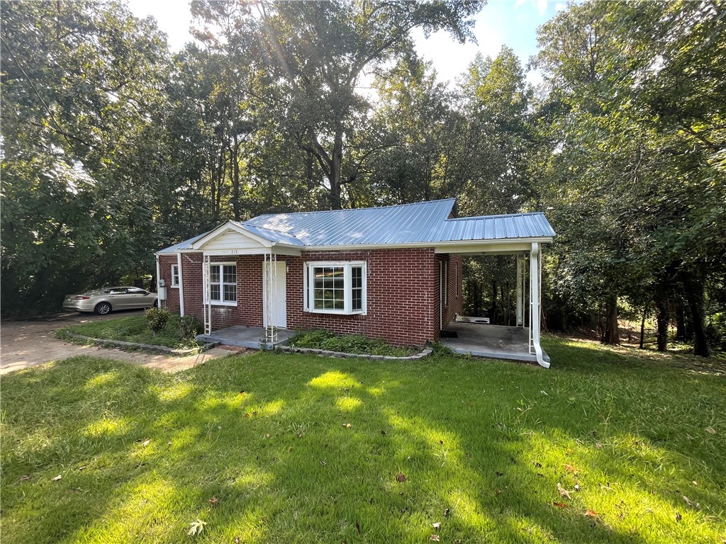 218 Friendship Road Seneca, SC 29678 - Photo 3 of 34 Gallery Image 3