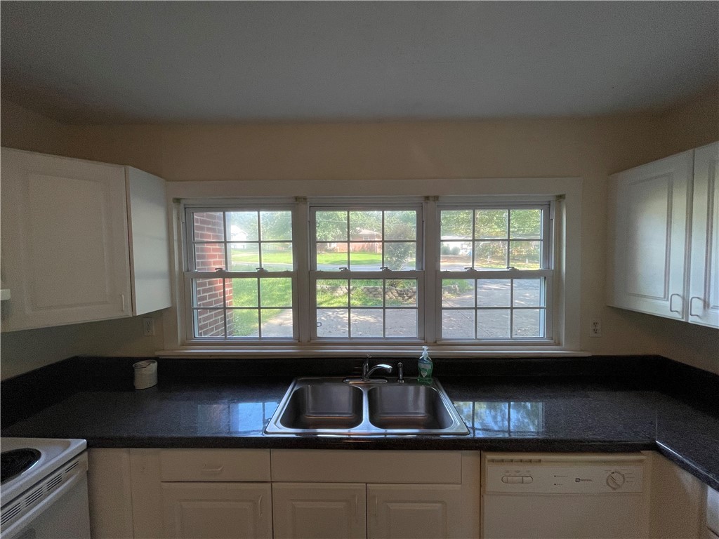 218 Friendship Road Seneca, SC 29678 - Photo 5 of 34 Gallery Image 5