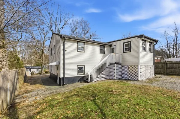 $549,000 | 16 Bagley Road, Holbrook, MA 02343