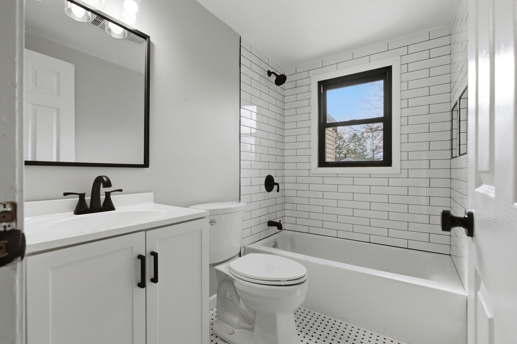 16 Bagley Road Holbrook, MA 02343 - Photo 6 of 22