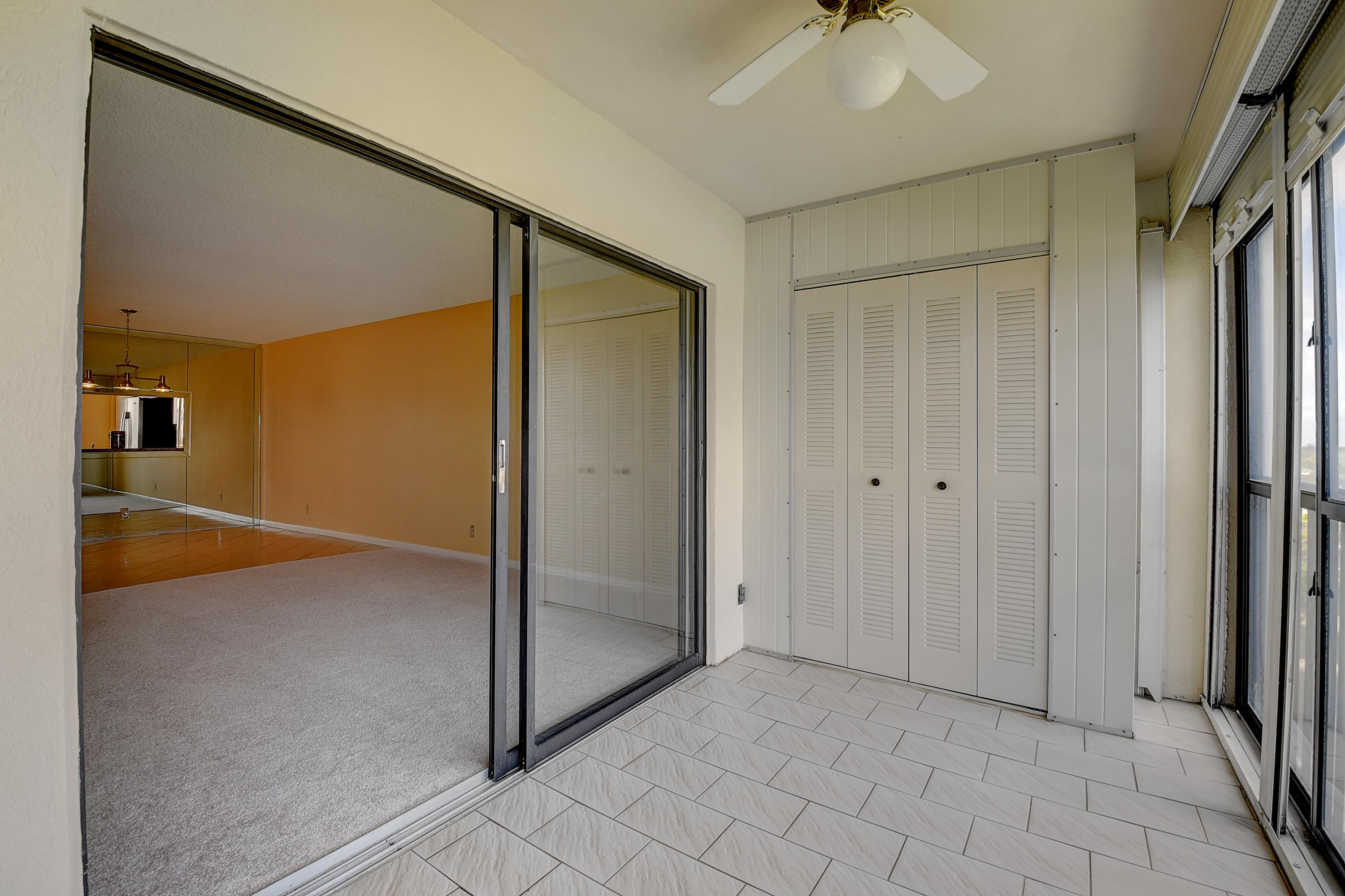 7076 Huntington Lane, Unit 802 Delray Beach, FL 33446 - Photo 19 of 54 Florida room