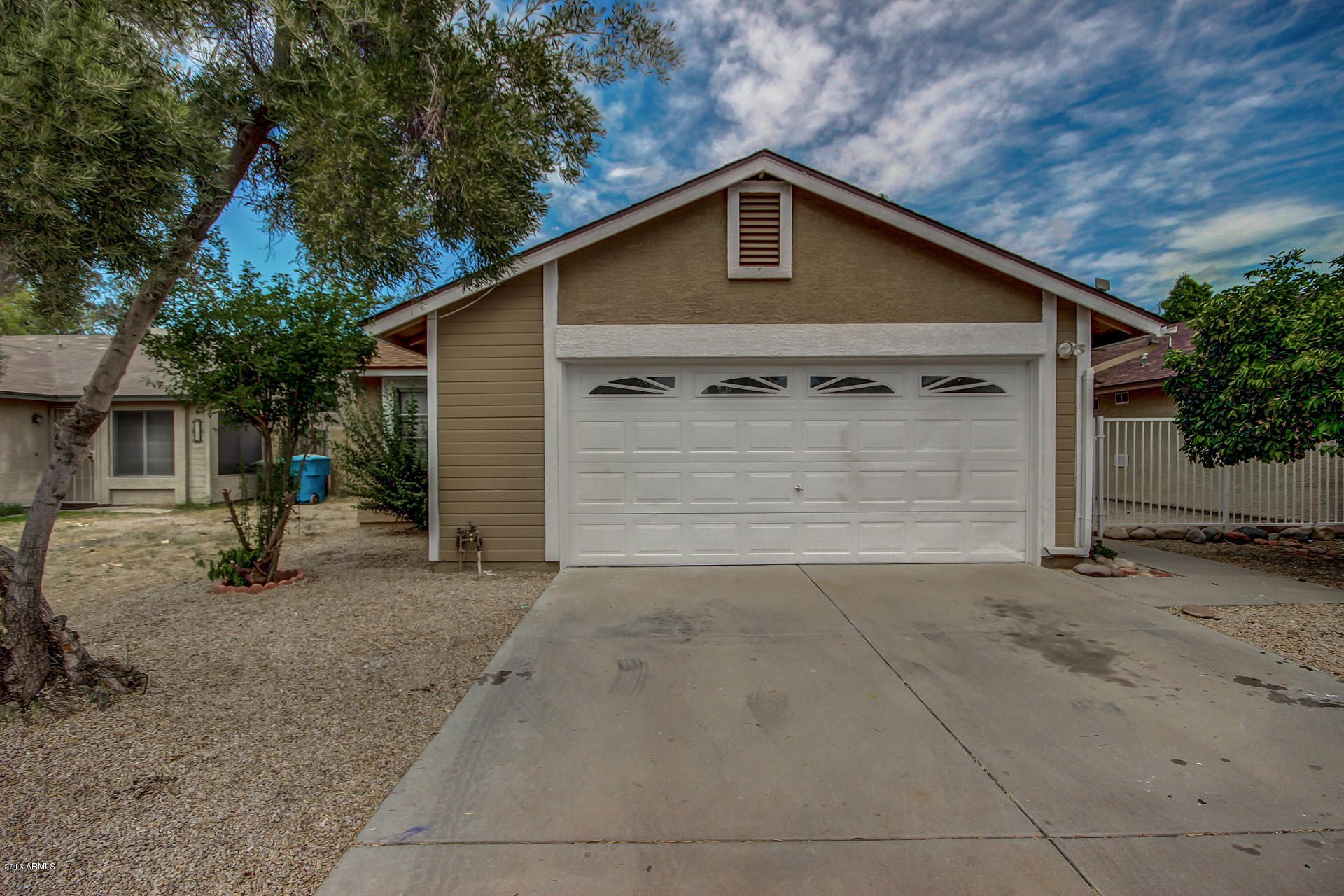 1726 East Darrel Road Phoenix, AZ 85042 - Photo 2 of 16 Darrel (2)