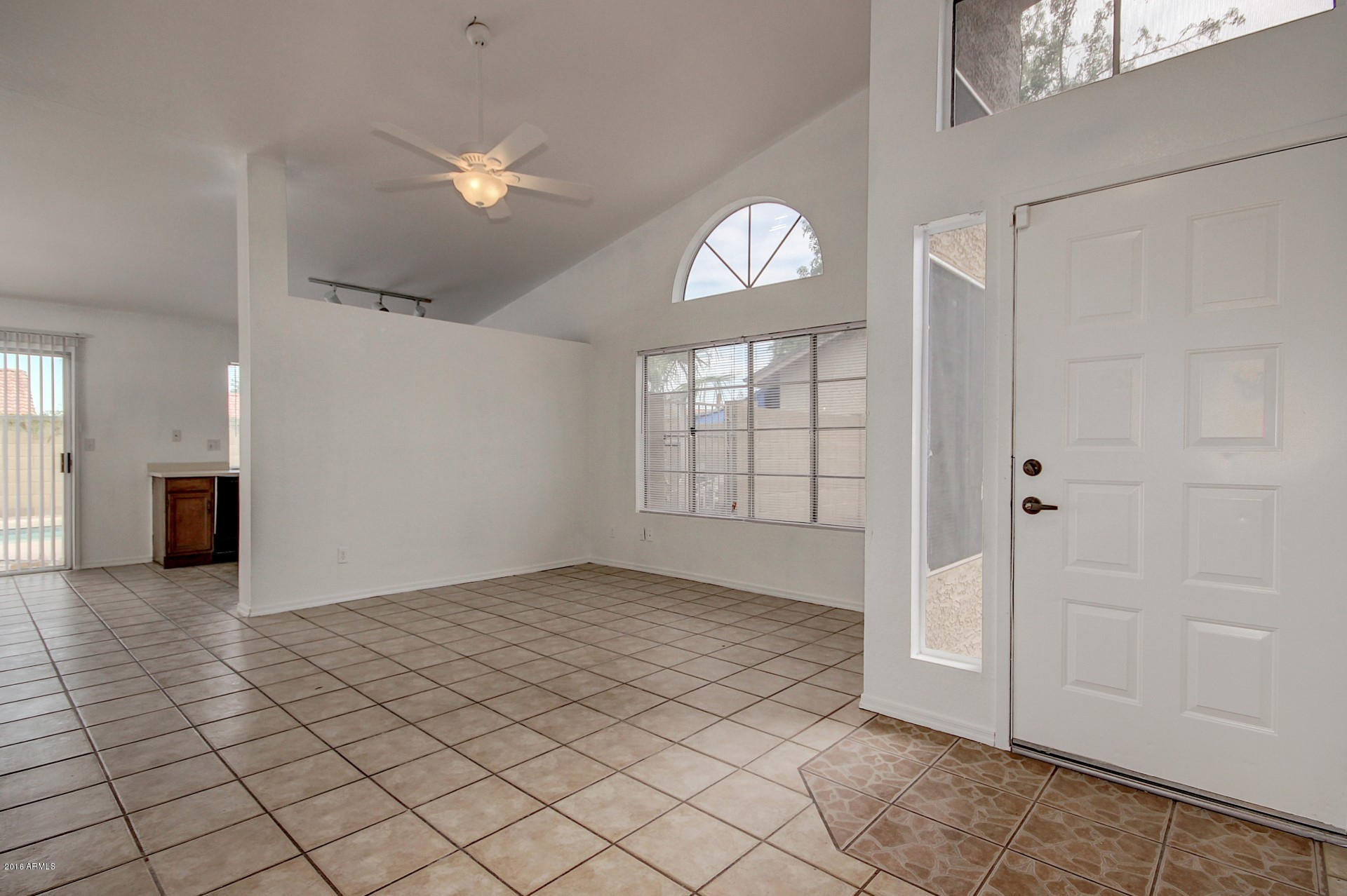 1726 East Darrel Road Phoenix, AZ 85042 - Photo 3 of 16 Darrel (5)