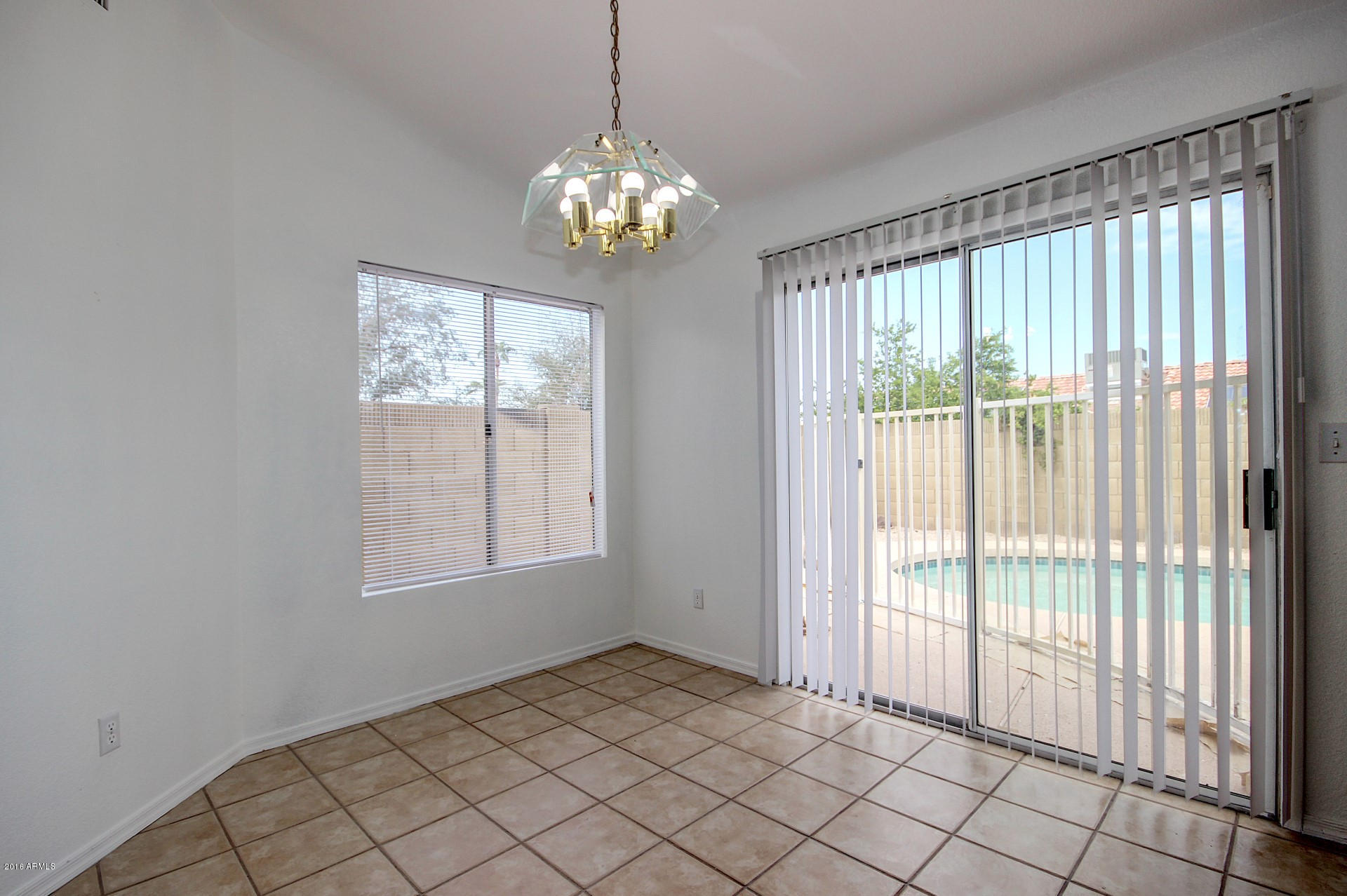 1726 East Darrel Road Phoenix, AZ 85042 - Photo 5 of 16 Darrel (8)
