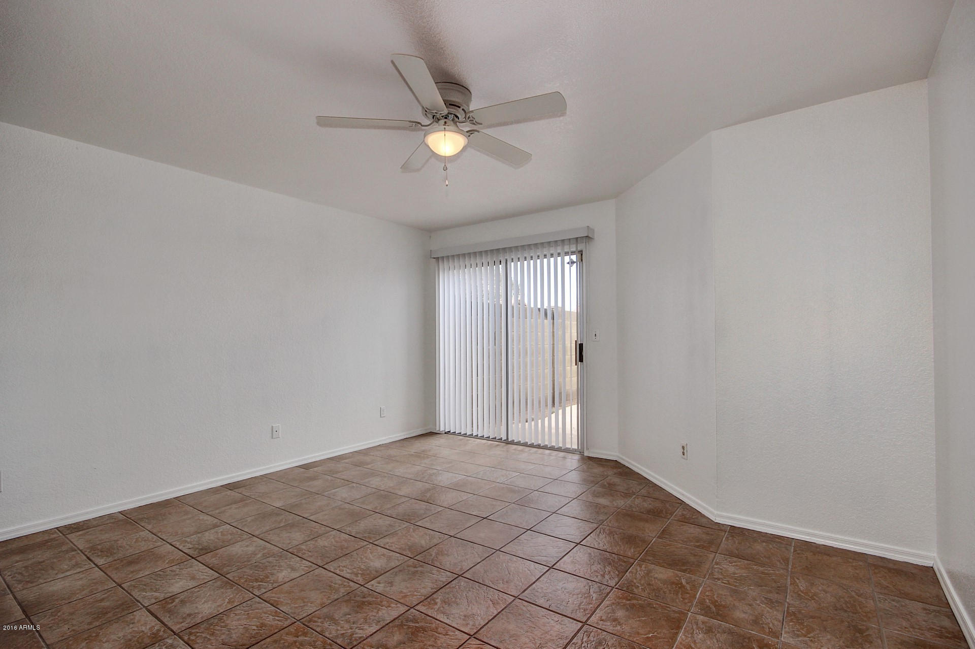 1726 East Darrel Road Phoenix, AZ 85042 - Photo 8 of 16 Darrel (15)