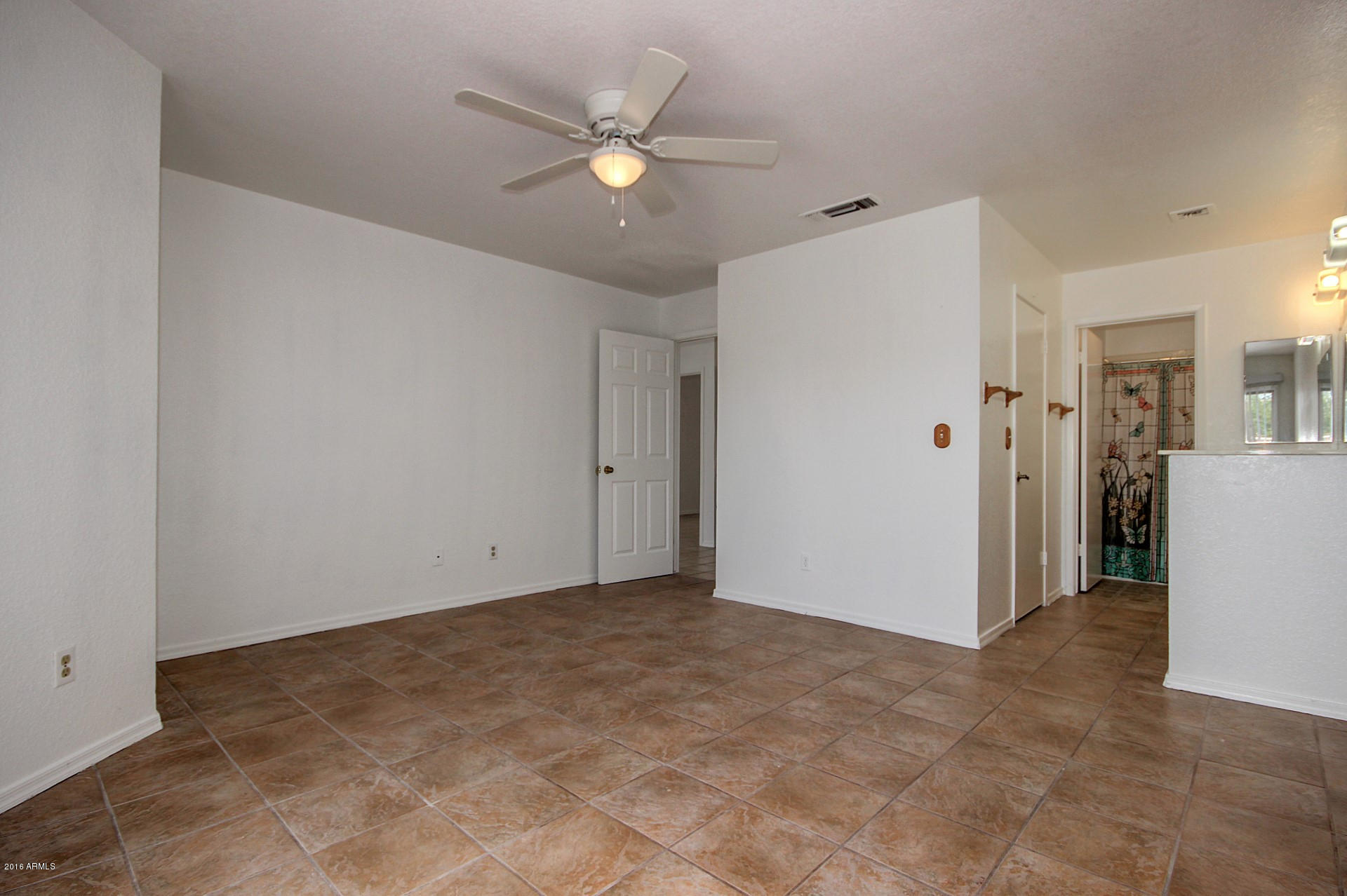 1726 East Darrel Road Phoenix, AZ 85042 - Photo 9 of 16 Darrel (16)