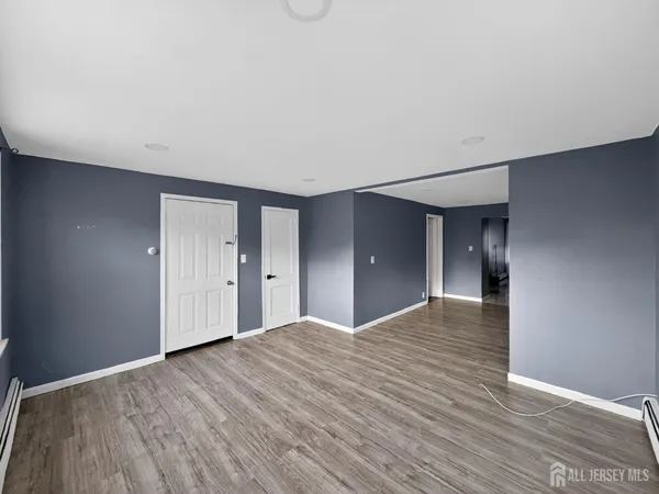 $2,400 | 194 High Street, Unit 1, Perth Amboy, NJ 08861