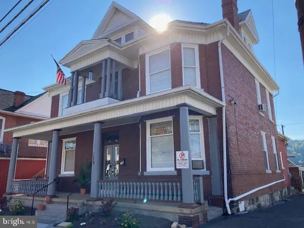 $800 | 133 Virginia Avenue, Unit 1, Cumberland, MD 21502
