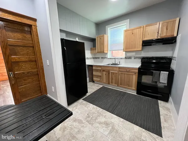 $800 | 133 Virginia Avenue, Unit 1, Cumberland, MD 21502